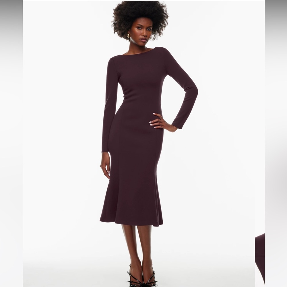 Aritzia Stiles Dress Black 00 NWT - slim fit sold out online.